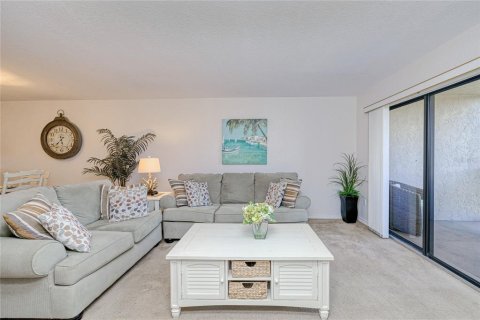 Condo in Punta Gorda, Florida, 2 bedrooms № 2115029 - photo 4