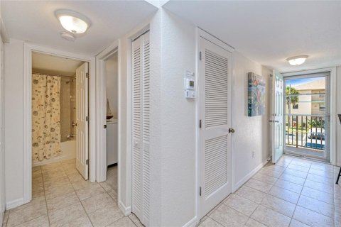 Condo in Punta Gorda, Florida, 2 bedrooms № 2115029 - photo 17