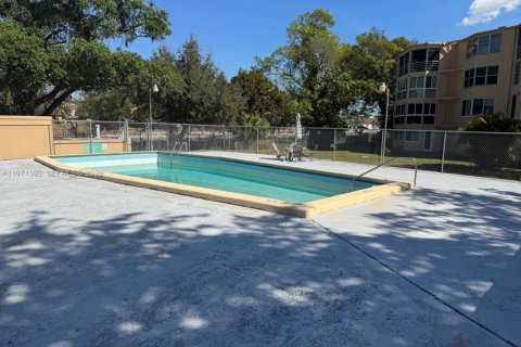 Condominio en venta en Miami, Florida, 2 dormitorios, 107.4 m2 № 2032260 - foto 16