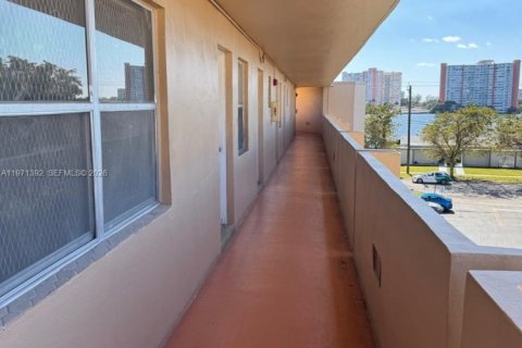 Condominio en venta en Miami, Florida, 2 dormitorios, 107.4 m2 № 2032260 - foto 7