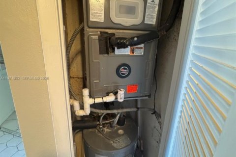 Condominio en venta en Miami, Florida, 2 dormitorios, 107.4 m2 № 2032260 - foto 12