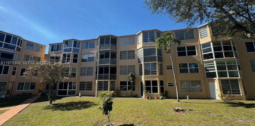 Condominio en Miami, Florida, 2 dormitorios  № 2032260