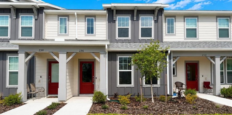 Adosado en Kissimmee, Florida 3 dormitorios, 155.43 m2 № 2095987