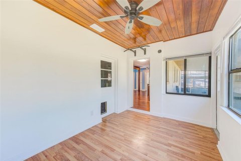 Villa ou maison à vendre à Largo, Floride: 2 chambres, 87.33 m2 № 1716851 - photo 14