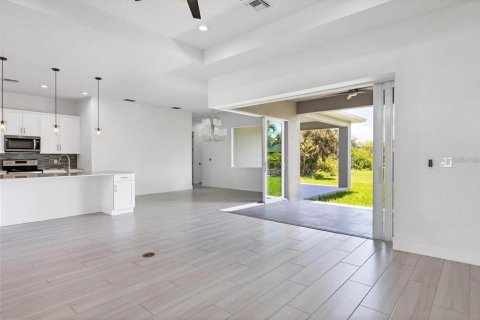 Купить виллу или дом в Порт-Шарлотт, Флорида 9 комнат, 180.51м2, № 1877490 - фото 10
