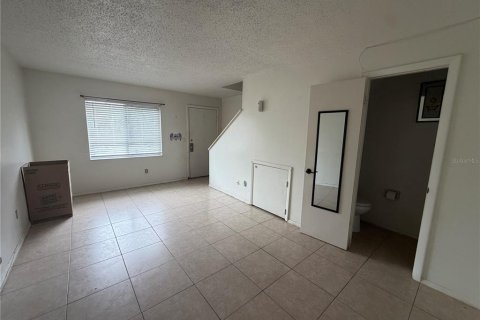 Touwnhouse à louer à Winter Springs, Floride: 2 chambres, 83.61 m2 № 2381028 - photo 3