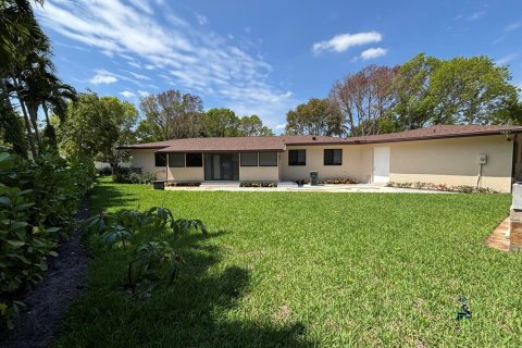 House in Lake Park, Florida 3 bedrooms, 192.31 sq.m. № 2154734 - photo 4