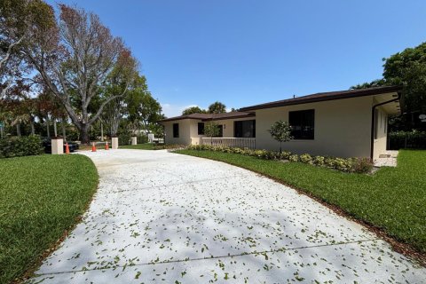 House in Lake Park, Florida 3 bedrooms, 192.31 sq.m. № 2154734 - photo 3