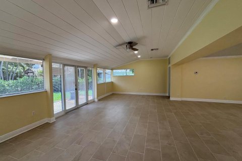 House in Lake Park, Florida 3 bedrooms, 192.31 sq.m. № 2154734 - photo 18