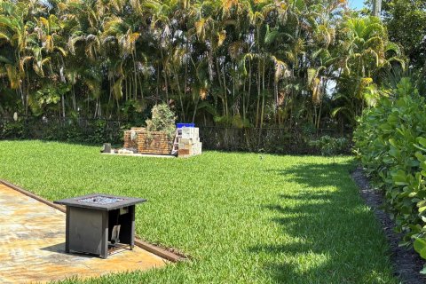 House in Lake Park, Florida 3 bedrooms, 192.31 sq.m. № 2154734 - photo 6