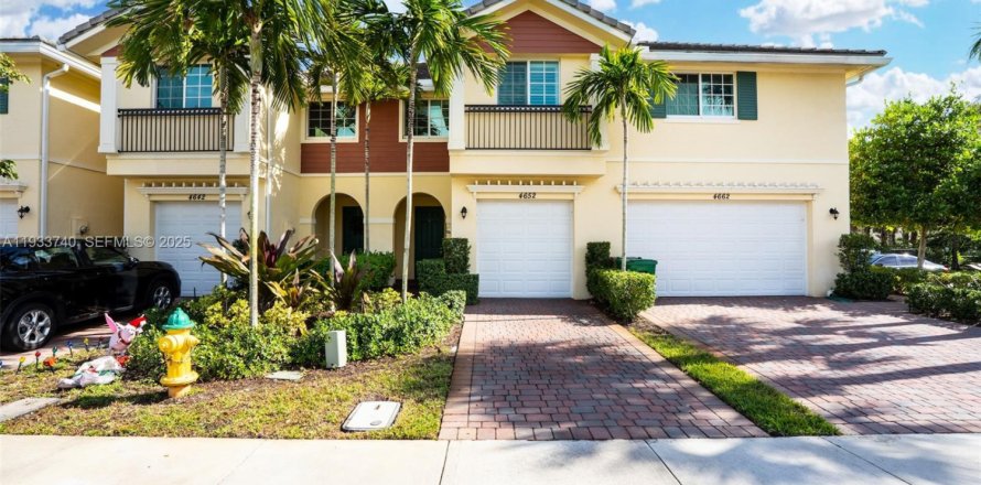 Adosado en Davie, Florida 3 dormitorios, 160.16 m2 № 1992006