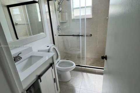 Condo in Coral Springs, Florida, 2 bedrooms  № 2068939 - photo 9