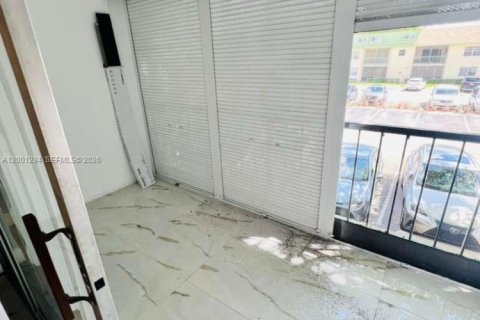 Condo in Coral Springs, Florida, 2 bedrooms  № 2068939 - photo 23