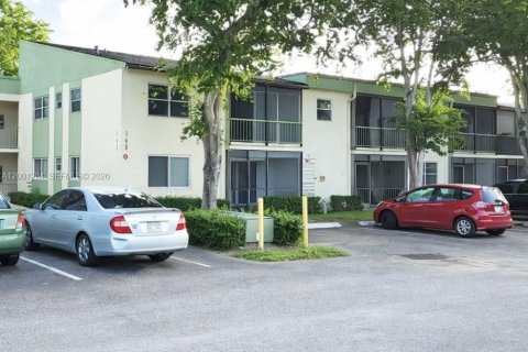 Condo in Coral Springs, Florida, 2 bedrooms  № 2068939 - photo 24