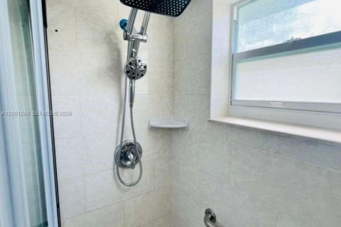 Condo in Coral Springs, Florida, 2 bedrooms  № 2068939 - photo 11