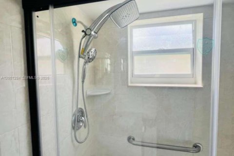 Condo in Coral Springs, Florida, 2 bedrooms  № 2068939 - photo 10