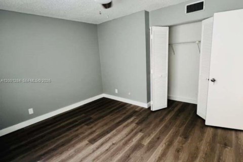 Condo in Coral Springs, Florida, 2 bedrooms  № 2068939 - photo 22
