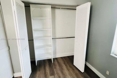 Condo in Coral Springs, Florida, 2 bedrooms  № 2068939 - photo 15