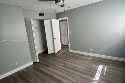 Condo in Coral Springs, Florida, 2 bedrooms  № 2068939 - photo 21