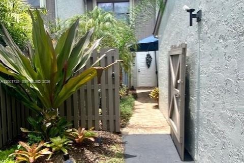 Touwnhouse à vendre à Miami, Floride: 3 chambres, 151.62 m2 № 2065877 - photo 4