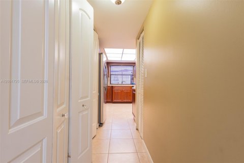 Touwnhouse à vendre à Miami, Floride: 3 chambres, 151.62 m2 № 2065877 - photo 7