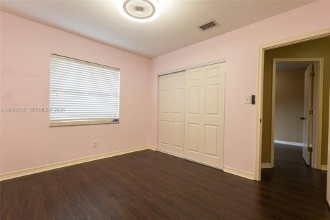 Touwnhouse à vendre à Miami, Floride: 3 chambres, 151.62 m2 № 2065877 - photo 18