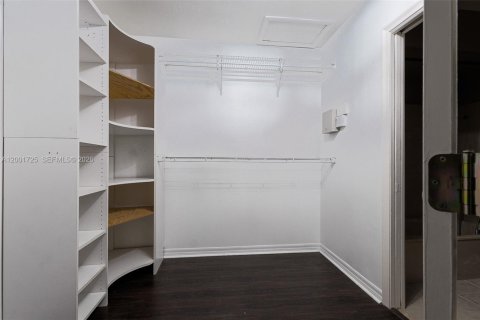 Touwnhouse à vendre à Miami, Floride: 3 chambres, 151.62 m2 № 2065877 - photo 16