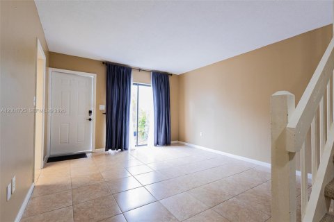 Touwnhouse à vendre à Miami, Floride: 3 chambres, 151.62 m2 № 2065877 - photo 3