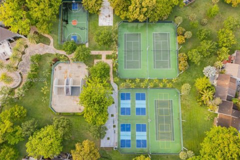 Touwnhouse à vendre à Miami, Floride: 3 chambres, 151.62 m2 № 2065877 - photo 26