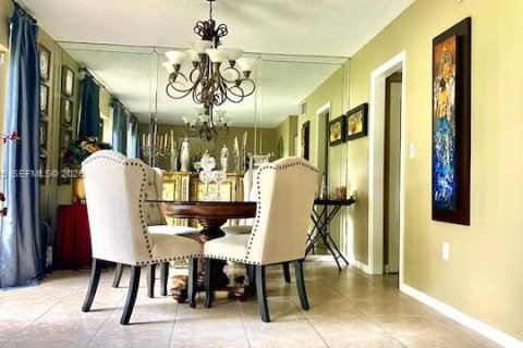 Touwnhouse à Miami, Floride 3 chambres, 151.62 m2 № 2065877