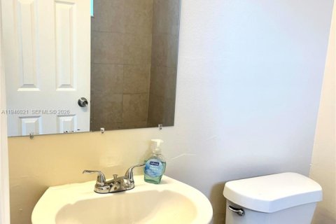 Commercial property in Florida City, Florida 149.39 sq.m. № 2002548 - photo 8