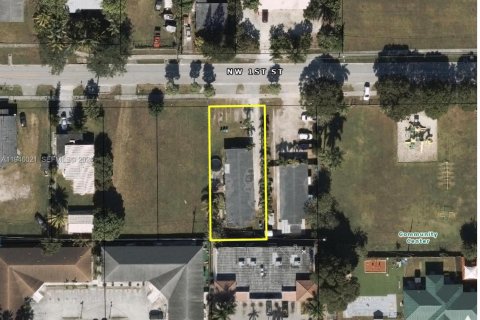 Commercial property in Florida City, Florida 149.39 sq.m. № 2002548 - photo 17
