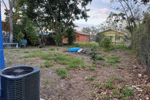 Купить виллу или дом в Себринг, Флорида 2 спальни, 77.76м2, № 2006460 - фото 14