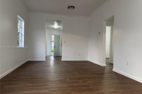 Купить виллу или дом в Себринг, Флорида 2 спальни, 77.76м2, № 2006460 - фото 11