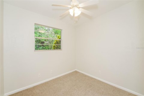 House in South Daytona, Florida 3 bedrooms, 103.4 sq.m. № 1865843 - photo 12