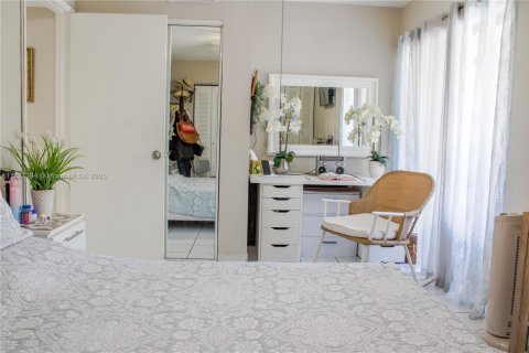Condo in Miami, Florida, 2 bedrooms  № 1799460 - photo 19