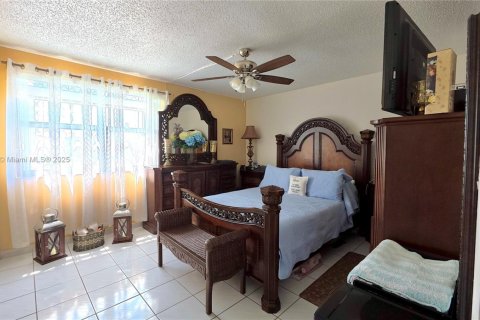 Condo in Miami, Florida, 2 bedrooms  № 1799460 - photo 10