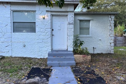 Villa ou maison à North Miami, Floride 3 chambres, 160.63 m2 № 2079063