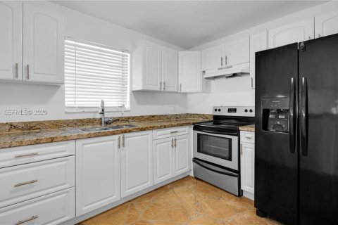 Villa ou maison à louer à Coral Springs, Floride: 3 chambres, 123.75 m2 № 2050127 - photo 7