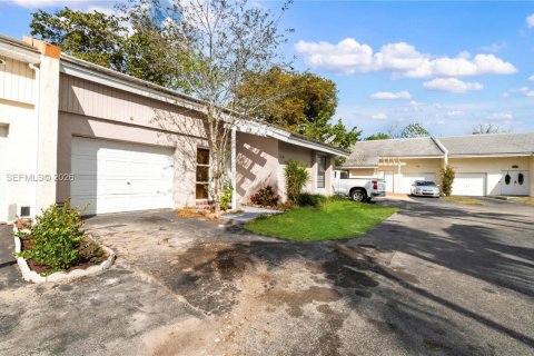 Villa ou maison à Coral Springs, Floride 3 chambres, 123.75 m2 № 2050127