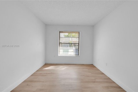 Villa ou maison à louer à Coral Springs, Floride: 3 chambres, 123.75 m2 № 2050127 - photo 19