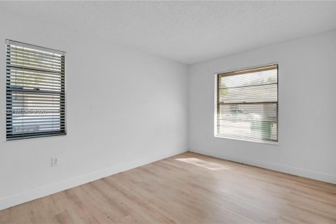 Villa ou maison à louer à Coral Springs, Floride: 3 chambres, 123.75 m2 № 2050127 - photo 18