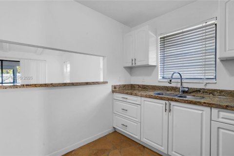 Villa ou maison à louer à Coral Springs, Floride: 3 chambres, 123.75 m2 № 2050127 - photo 10