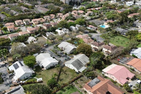 Villa ou maison à louer à Coral Springs, Floride: 3 chambres, 123.75 m2 № 2050127 - photo 2