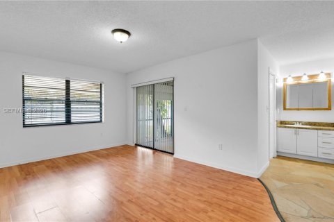 Villa ou maison à louer à Coral Springs, Floride: 3 chambres, 123.75 m2 № 2050127 - photo 27