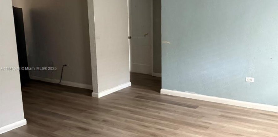 Villa ou maison à Miami, Floride 2 chambres, 382.76 m2 № 1843998