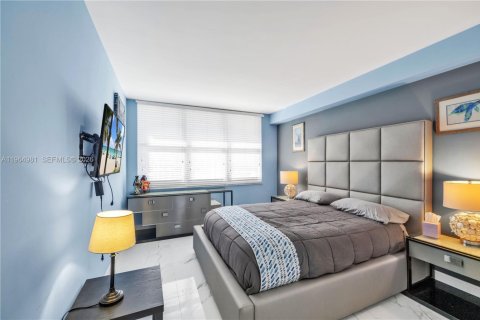 Снять в аренду кондоминиум в Холливуд, Флорида 2 спальни, 111.3м2, № 2026890 - фото 10