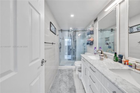 Снять в аренду кондоминиум в Холливуд, Флорида 2 спальни, 111.3м2, № 2026890 - фото 17