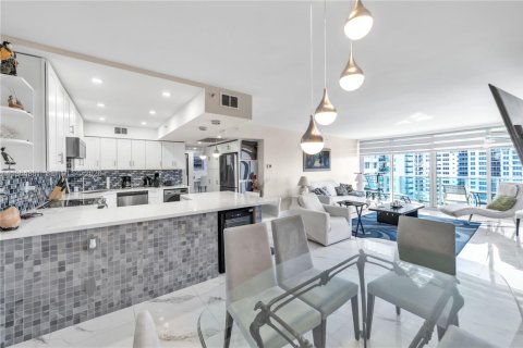 Снять в аренду кондоминиум в Холливуд, Флорида 2 спальни, 111.3м2, № 2026890 - фото 27