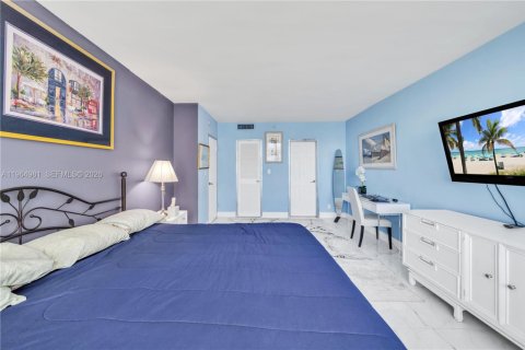 Снять в аренду кондоминиум в Холливуд, Флорида 2 спальни, 111.3м2, № 2026890 - фото 13